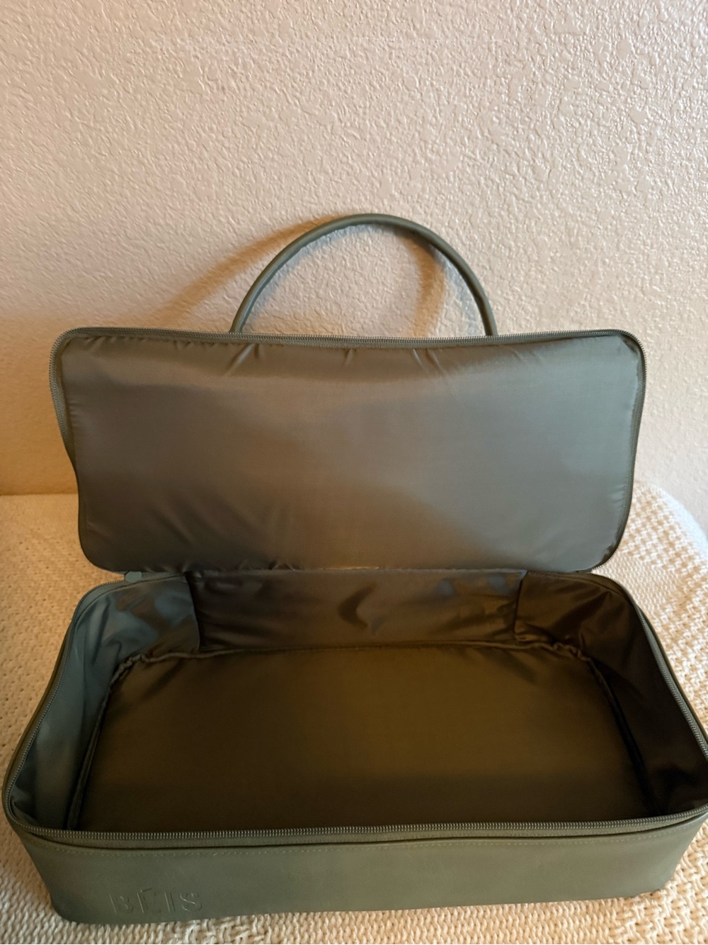 Beis - Olive Green Travel Tote Bag NWT - Picture 4 of 5